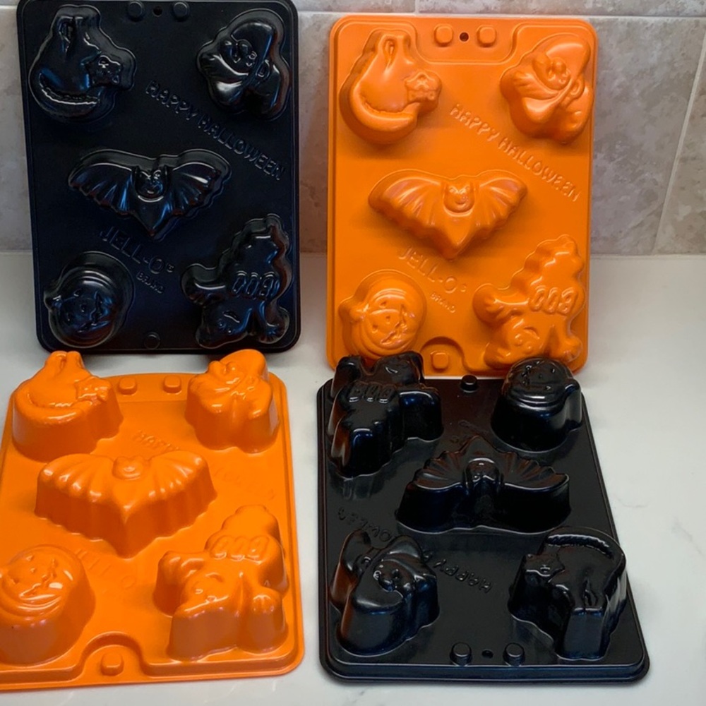 Jell-O Jigglers Mold 4 Sets Halloween Bat, Cat, Ghost, Pumpkin, Witch Excellent